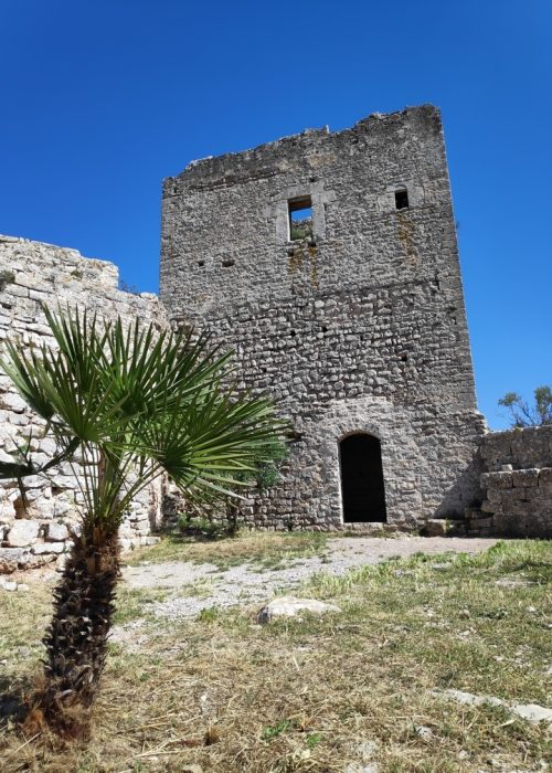 Pulpis Castle interior II